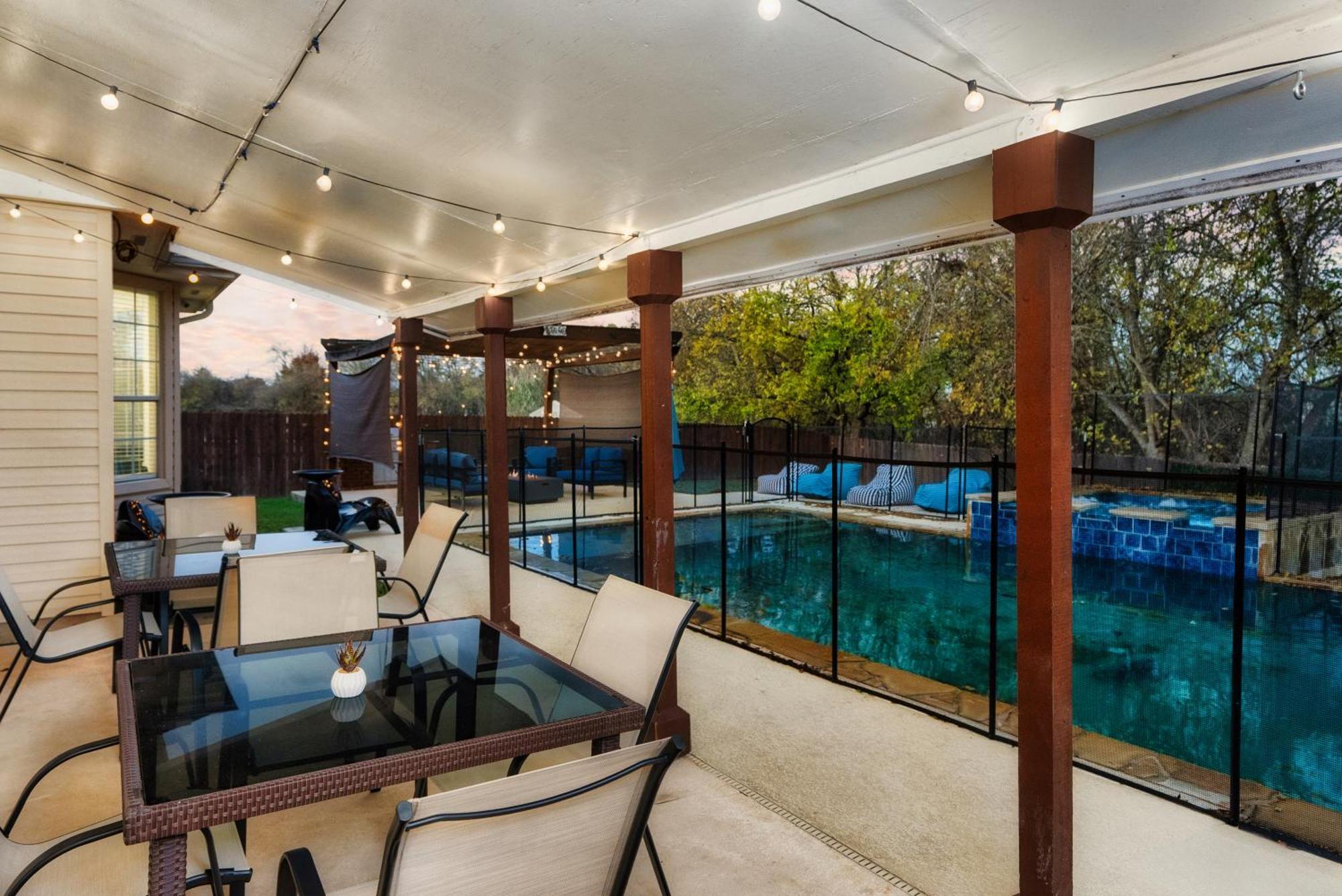 Stunning Family Home With Pool & Hot Tub - Sleeps 17 Pflugerville Εξωτερικό φωτογραφία